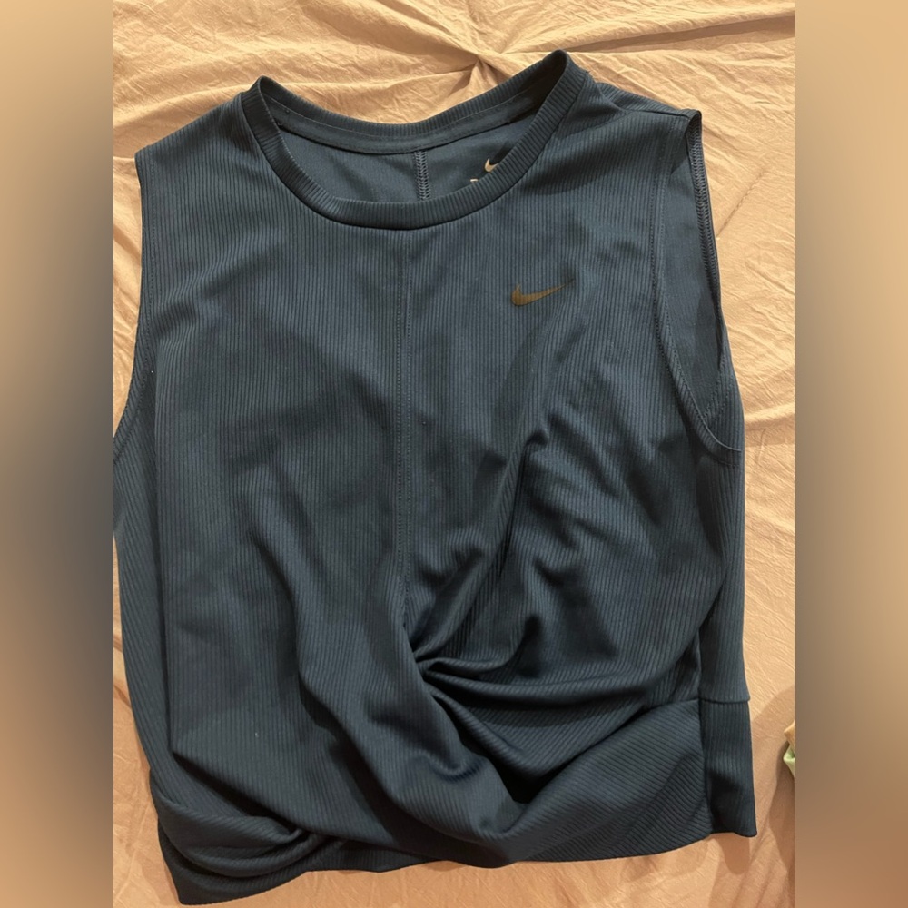 Nike dry top women’s